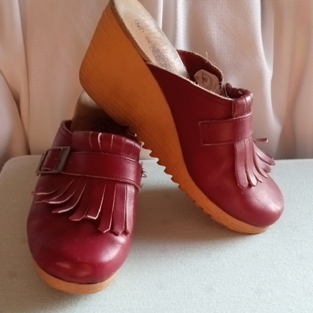 Vintage Red Leather Mules with Minimalist Design